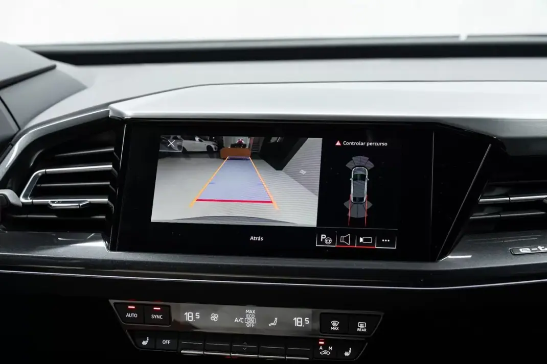 Audi Q4 e-tron 2023 - 34500 EUR, 40000 km - AUTO.MOTO.pt - 40000km - foto 45 de 50