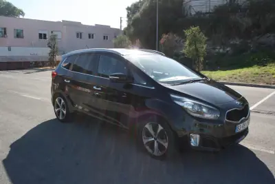 Kia Carens 2016 — foto 3 de 15