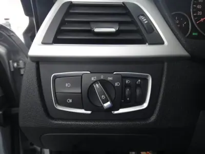 BMW 318 2013 - 13990 EUR, 157000 km - AUTO.MOTO.pt - 157000km - foto 23 de 27