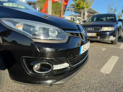 Renault Mégane Coupe 2014 - 12900 EUR, 155557 km - AUTO.MOTO.pt - 155557km - foto 12 de 32