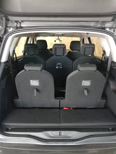 Citroën C4 Spacetourer 2021 - 18900 EUR, 81600 km - AUTO.MOTO.pt - 81600km - foto 18 de 20