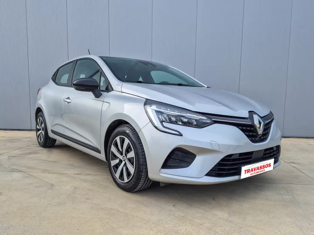 Renault Clio 2023 - 12900 EUR, 125219 km - AUTO.MOTO.pt - 125219km - foto 1 de 6