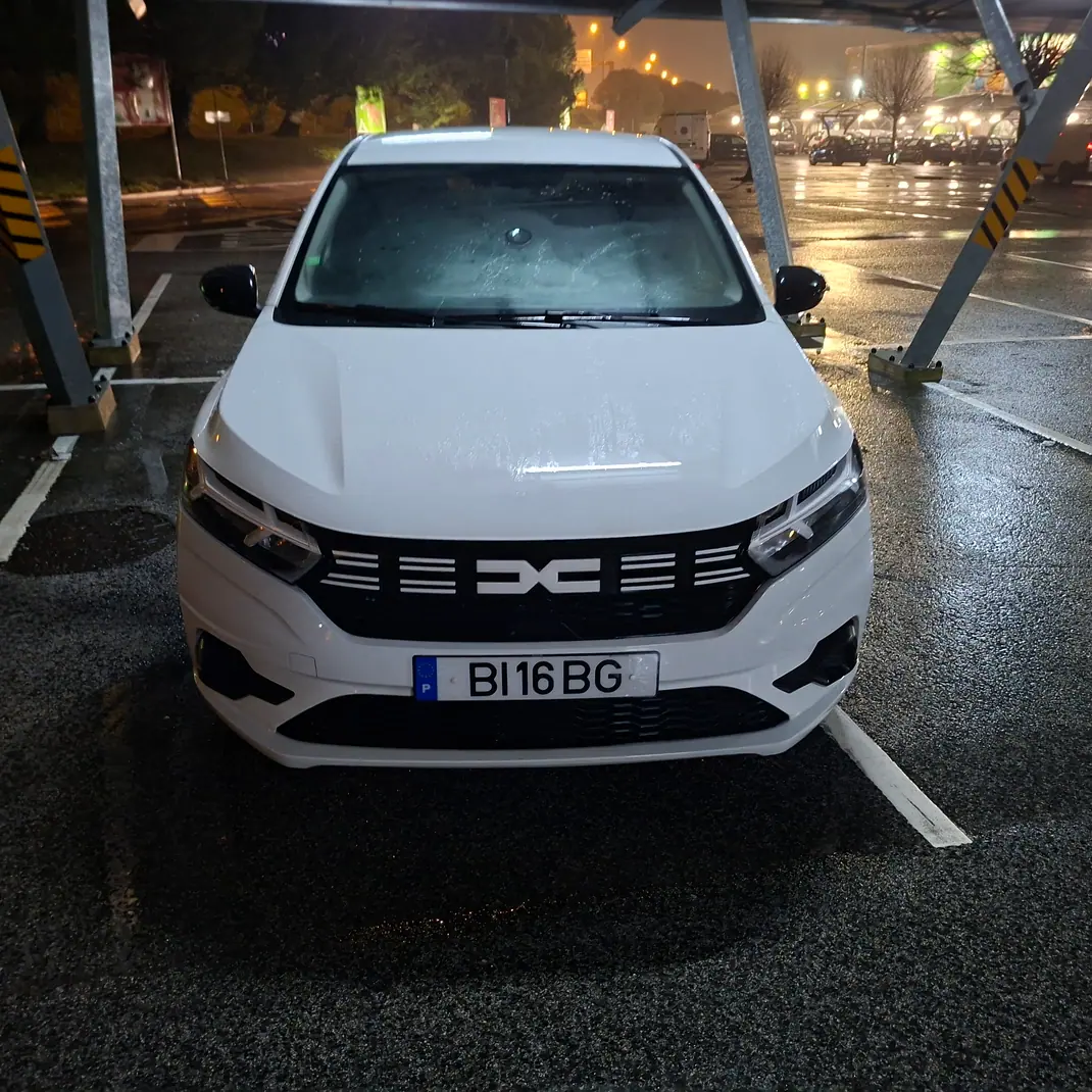 Dacia Sandero 2024 - 13500 EUR, 152500 km - AUTO.MOTO.pt - 152500km - foto 1 de 3