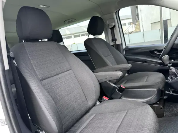 Mercedes-Benz Vito Tourer 2018 - 24900 EUR, 175000 km - AUTO.MOTO.pt - 175000km - foto 48 de 49