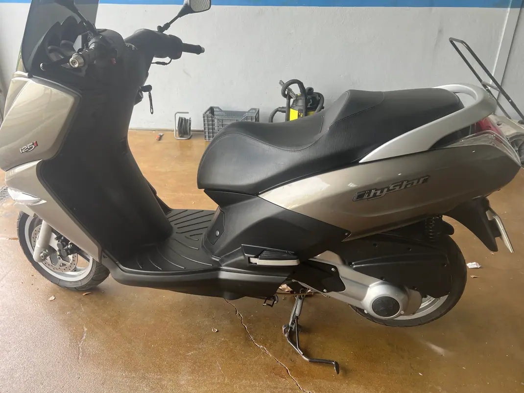 Peugeot Citystar 2011 - 2500 EUR, 8216 km - AUTO.MOTO.pt - 8216km - foto 4 de 6