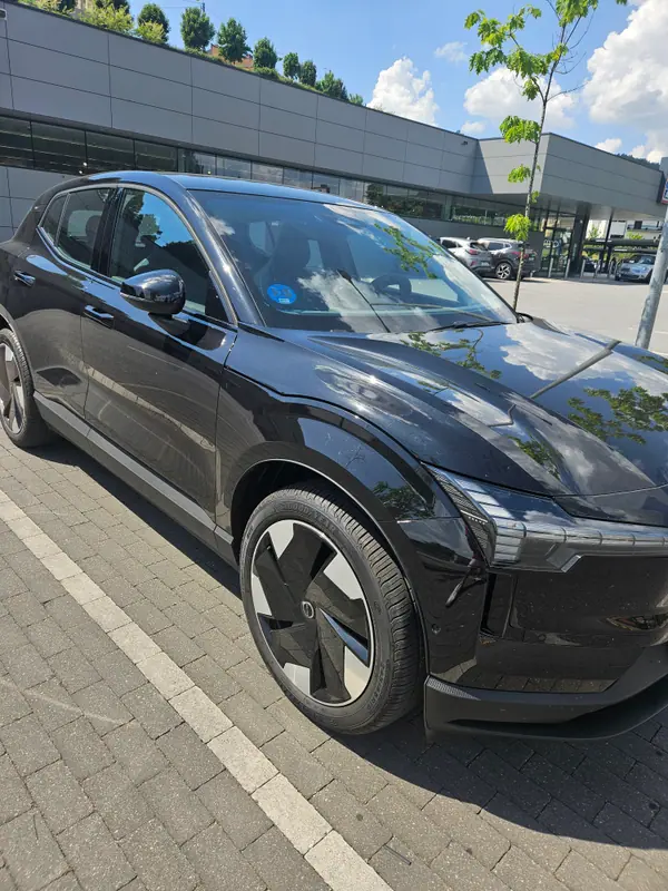 Volvo EX 30 2024 - 39500 EUR, 15000 km - 15000km - foto 2 de 8