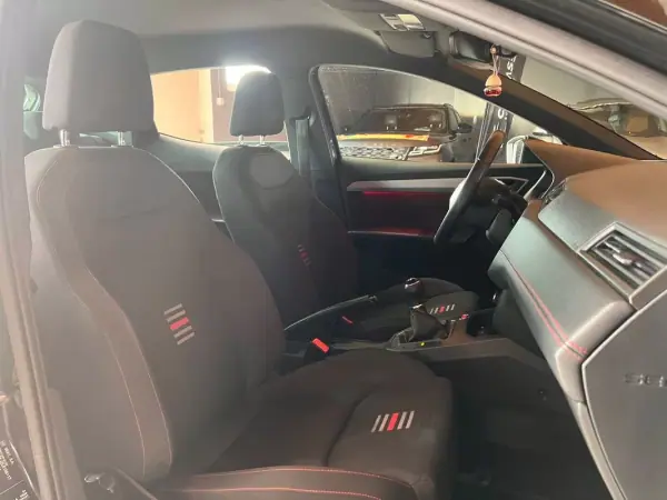 SEAT Ibiza 2020 - 12900 EUR, 92481 km - AUTO.MOTO.pt - 92481km - foto 17 de 20