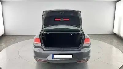 Volkswagen Passat 2016 - 10999 EUR, 190000 km - AUTO.MOTO.pt - 190000km - foto 21 de 23