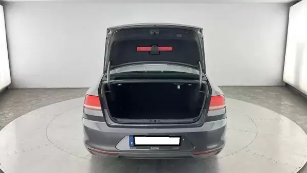 Volkswagen Passat 2016 - 9250 EUR, 190000 km - AUTO.MOTO.pt - 190000km - foto 21 de 23