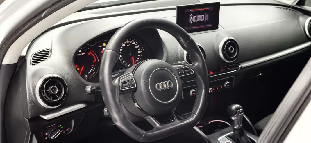 Audi A3 Limousine 2014 - 19900 EUR, 164761 km - 164761km - foto 21 de 40