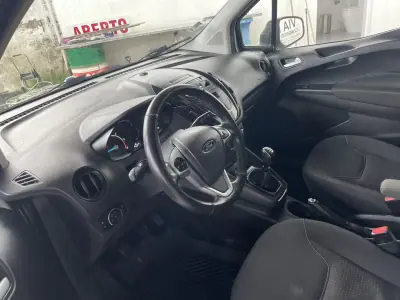Ford Transit Courier 2022 - 15000 EUR, 51442 km - AUTO.MOTO.pt - 51442km - foto 10 de 14