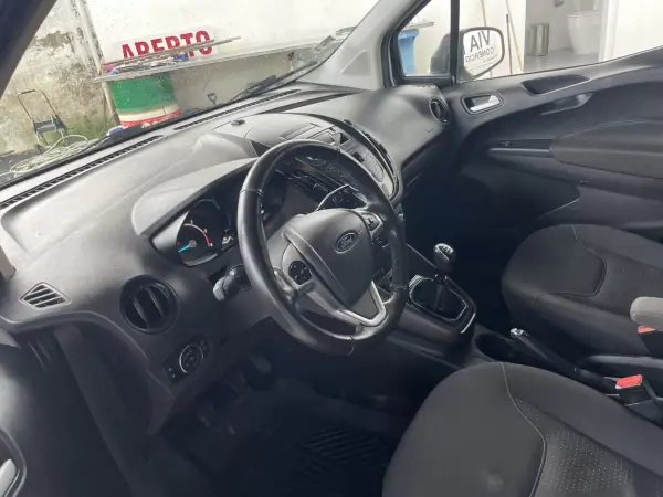 Ford Transit Courier 2022 - 15000 EUR, 51442 km - AUTO.MOTO.pt - 51442km - foto 10 de 14