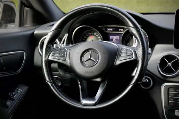 Mercedes-Benz CLA 200 2016 - 23500 EUR, 157000 km - AUTO.MOTO.pt - 157000km - foto 19 de 43