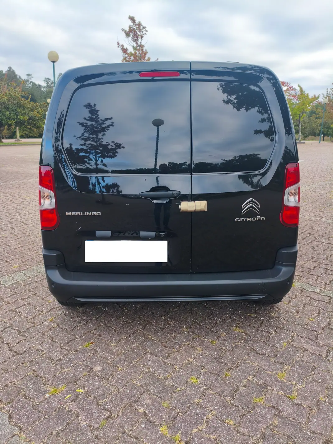 Citroën Berlingo 2021 - 13990 EUR, 180000 km - 180000km - foto 2 de 10