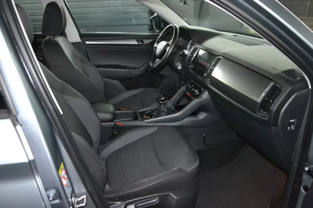 Skoda Kodiaq 2019 - 21950 EUR, 121000 km - 121000km - foto 6 de 49