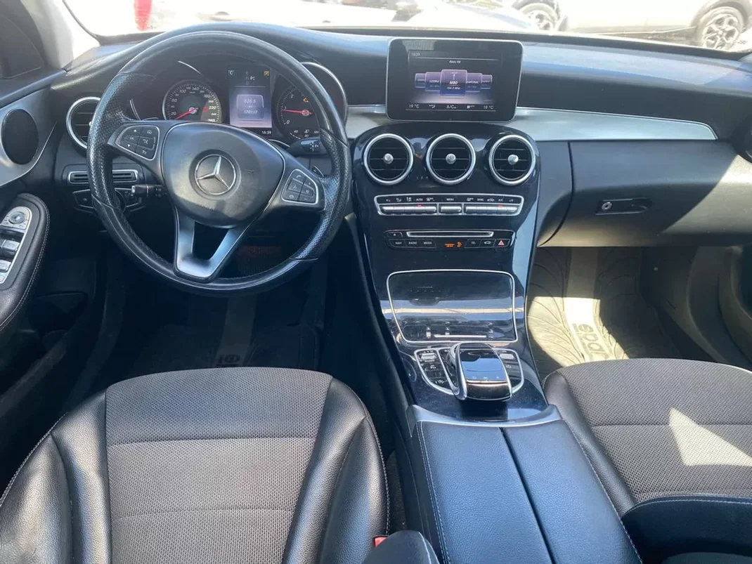 Mercedes-Benz C 200 2016 - 17500 EUR, 170000 km - AUTO.MOTO.pt - 170000km - foto 5 de 23