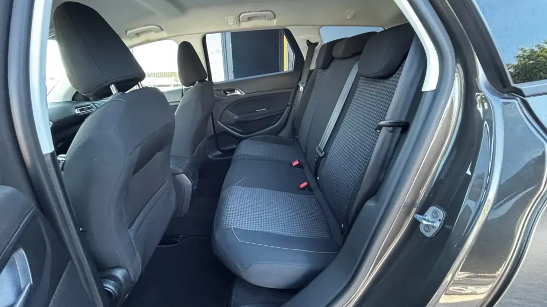 Peugeot 308 SW 2018 - 13990 EUR, 135000 km - AUTO.MOTO.pt - 135000km - foto 15 de 15