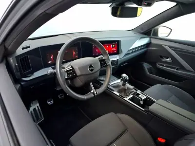 Opel Astra 2023 - 19900 EUR, 16940 km - AUTO.MOTO.pt - 16940km - foto 16 de 39