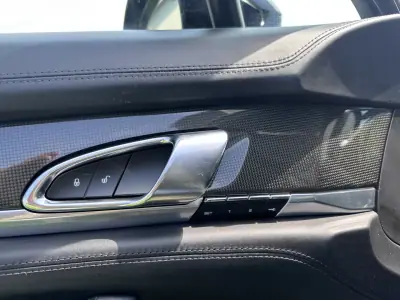 Porsche Panamera 2015 - 35000 EUR, 159000 km - AUTO.MOTO.pt - 159000km - foto 40 de 67