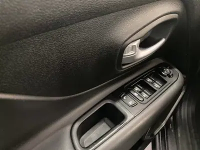 Jeep Renegade 2019 - 12900 EUR, 102216 km - AUTO.MOTO.pt - 102216km - foto 16 de 42