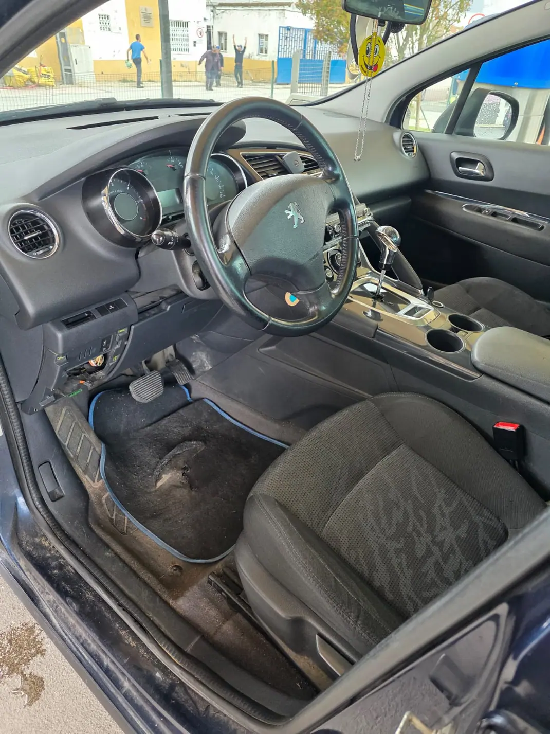 Peugeot 3008 2011 - 5500 EUR, 228025 km - AUTO.MOTO.pt - 228025km - foto 4 de 5