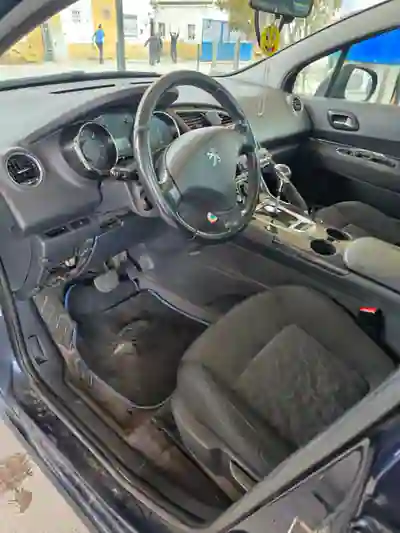 Peugeot 3008 2011 - 5500 EUR, 228025 km - AUTO.MOTO.pt - 228025km - foto 4 de 5