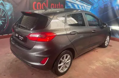 Ford Fiesta 2021 - 13999 EUR, 80000 km - AUTO.MOTO.pt - 80000km - foto 12 de 46