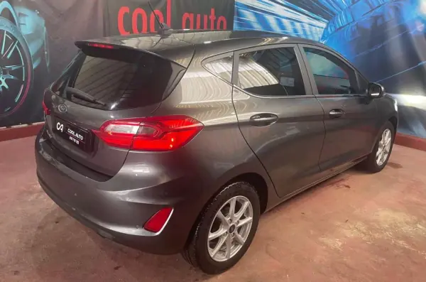 Ford Fiesta 2021 - 13999 EUR, 80000 km - AUTO.MOTO.pt - 80000km - foto 12 de 46