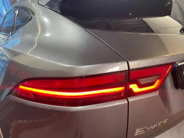 Jaguar E-Pace 2018 - 20899 EUR, 129000 km - 129000km - foto 22 de 48