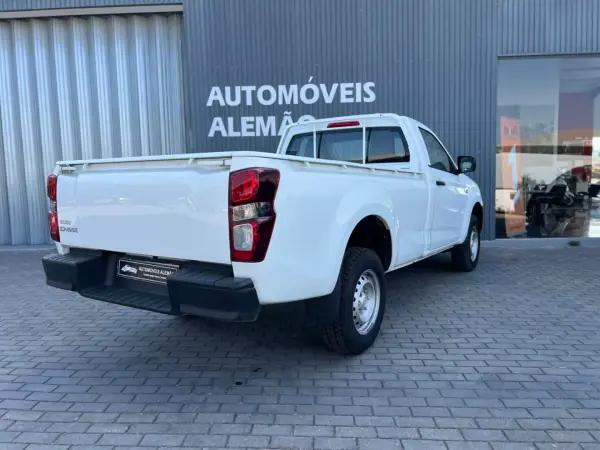 Isuzu 2022 - 27500 EUR, 109727 km - AUTO.MOTO.pt - 109727km - foto 5 de 12