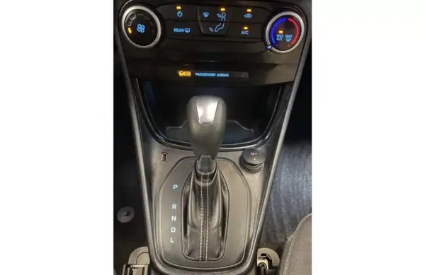 Ford Puma 2023 - 16990 EUR, 67227 km - AUTO.MOTO.pt - 67227km - foto 8 de 15