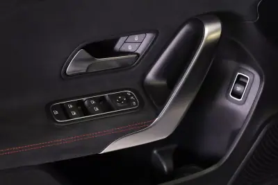 Mercedes-Benz A 180 Limousine 2025 - 39990 EUR, 6272 km - AUTO.MOTO.pt - 6272km - foto 26 de 47