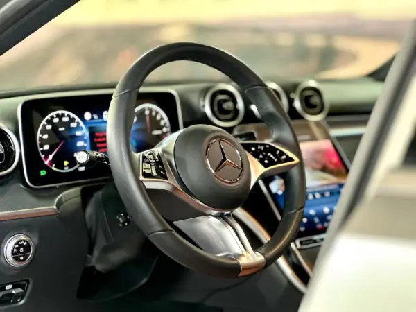 Mercedes-Benz C 300 2023 - 42900 EUR, 42950 km - AUTO.MOTO.pt - 42950km - foto 21 de 33