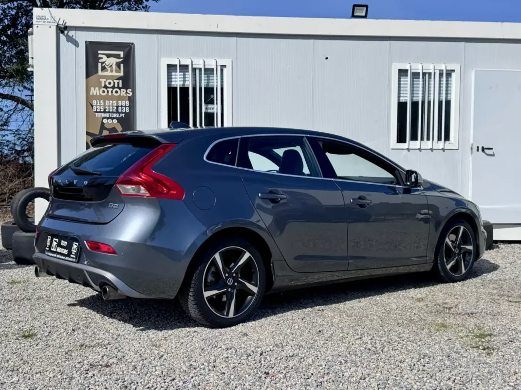 Volvo V40 2014 - 12500 EUR, 191000 km - AUTO.MOTO.pt - 191000km - foto 16 de 25