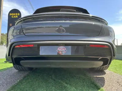 Porsche Taycan Sport Turismo 2025 - 130000 EUR, 19000 km - AUTO.MOTO.pt - 19000km - foto 18 de 78