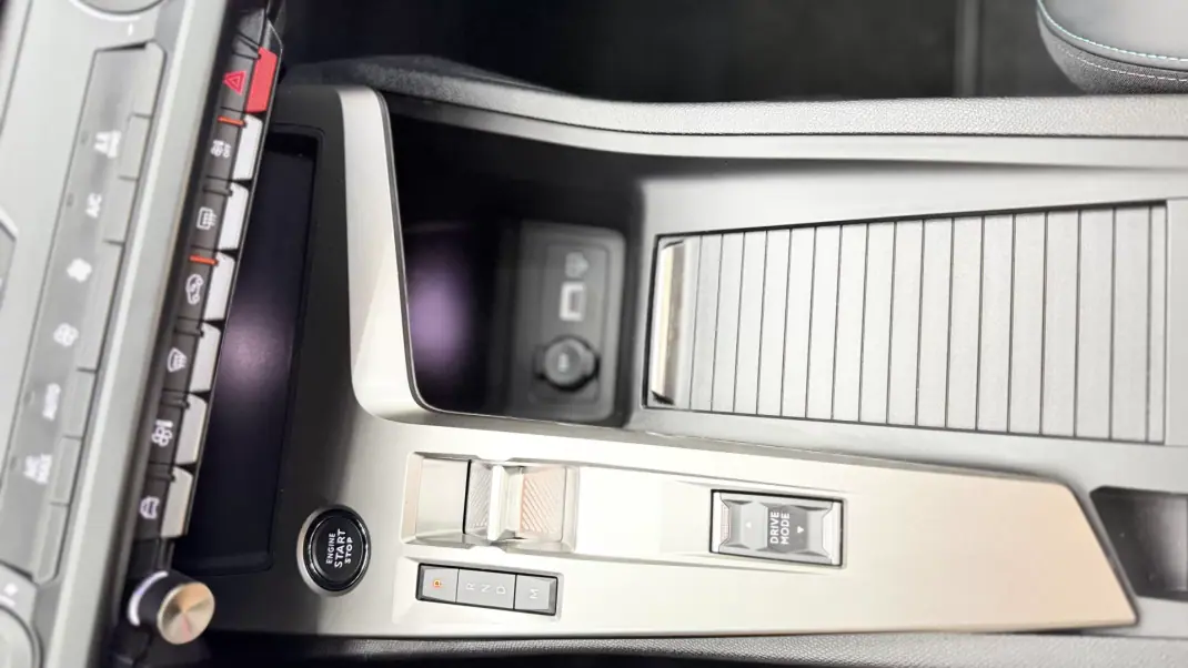 Peugeot 308 2025 - 24500 EUR, 7700 km - AUTO.MOTO.pt - 7700km - foto 16 de 21