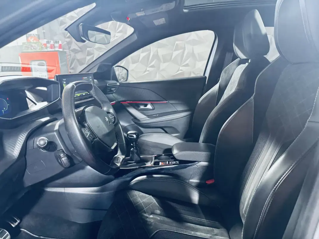 Peugeot 208 2022 - 15990 EUR, 75129 km - AUTO.MOTO.pt - 75129km - foto 27 de 35