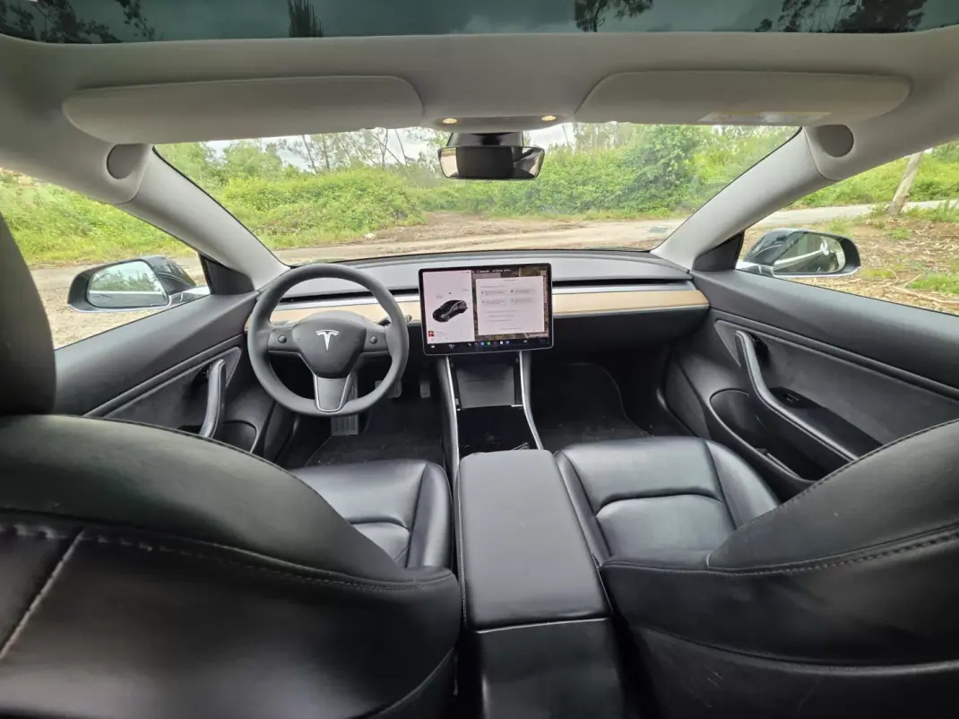 Tesla Model 3 2019 - 23900 EUR, 177000 km - AUTO.MOTO.pt - 177000km - foto 42 de 42
