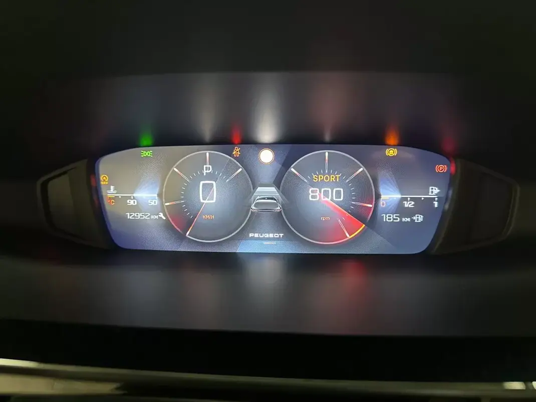 Peugeot 308 2023 - 19950 EUR, 12952 km - AUTO.MOTO.pt - 12952km - foto 47 de 50