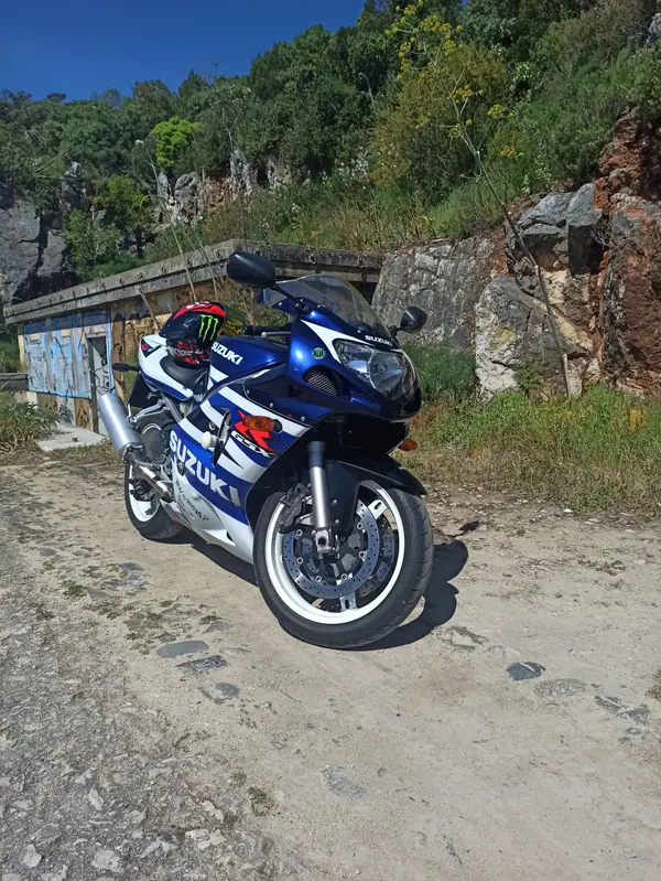 Suzuki GSX-R 600 2003 — foto 3 de 15