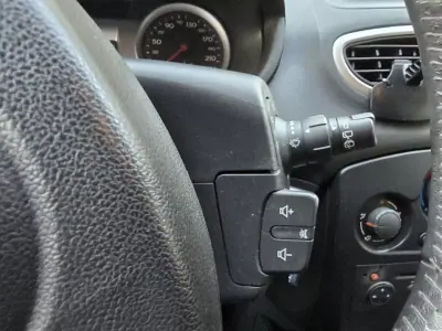 Renault Clio Break 2008 - 3999 EUR, 208437 km - AUTO.MOTO.pt - 208437km - foto 13 de 19