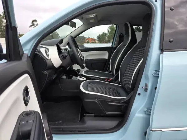 Renault Twingo 2023 - 13990 EUR, 27700 km - AUTO.MOTO.pt - 27700km - foto 24 de 32