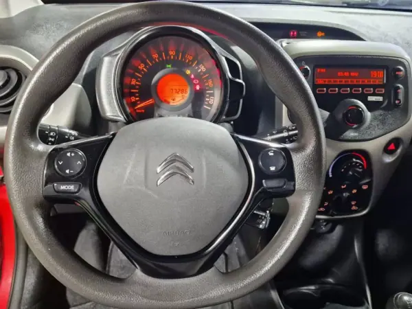 Citroën C1 2016 - 9990 EUR, 77286 km - AUTO.MOTO.pt - 77286km - foto 14 de 36
