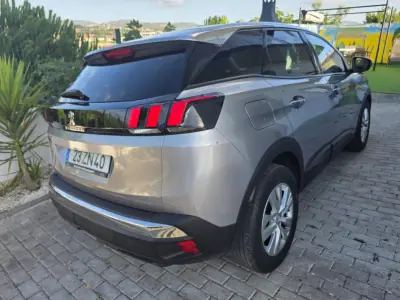 Peugeot 3008 2019 - 13900 EUR, 198000 km - AUTO.MOTO.pt - 198000km - foto 29 de 58