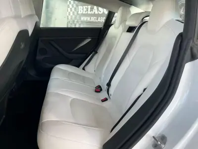 Tesla Model 3 2022 - 28500 EUR, 49000 km - AUTO.MOTO.pt - 49000km - foto 9 de 13