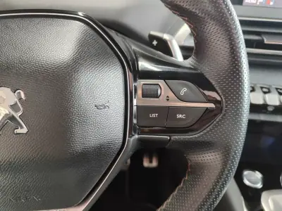 Peugeot 3008 2018 - 19650 EUR, 79000 km - AUTO.MOTO.pt - 79000km - foto 28 de 37