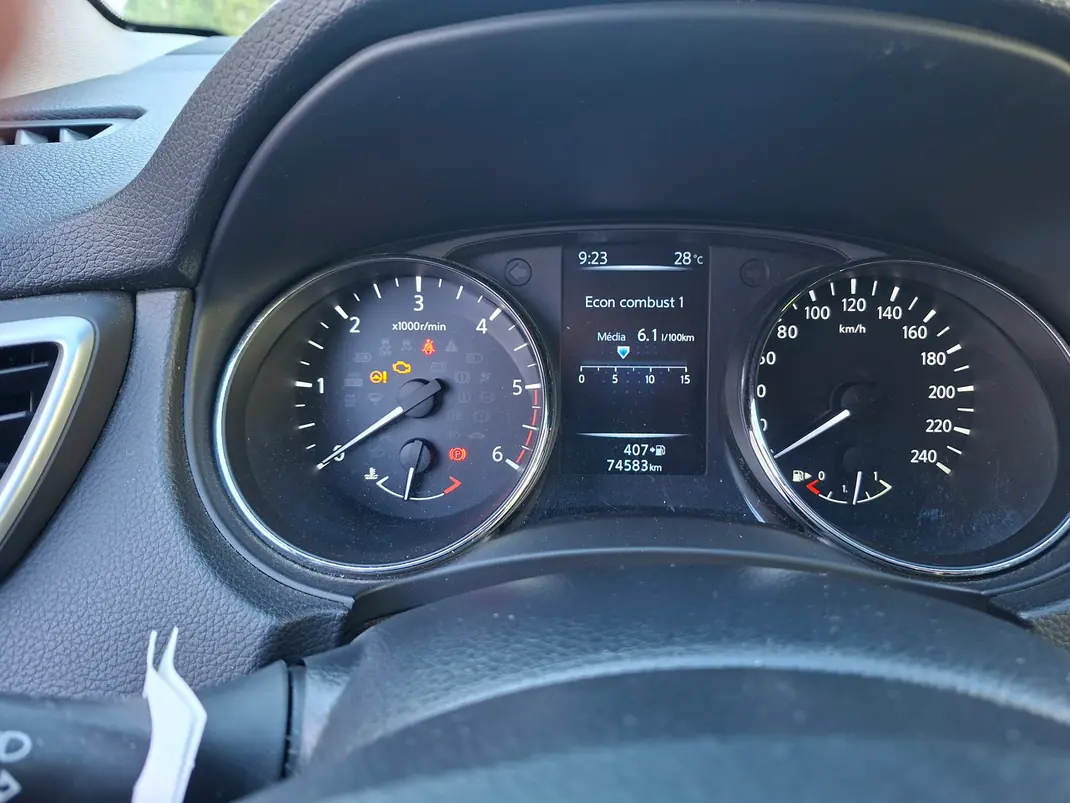 Nissan Qashqai 2016 - 18500 EUR, 77000 km - AUTO.MOTO.pt - 77000km - foto 1 de 12