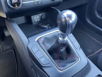 Ford Kuga 2022 - 17990 EUR, 85480 km - AUTO.MOTO.pt - 85480km - foto 19 de 22