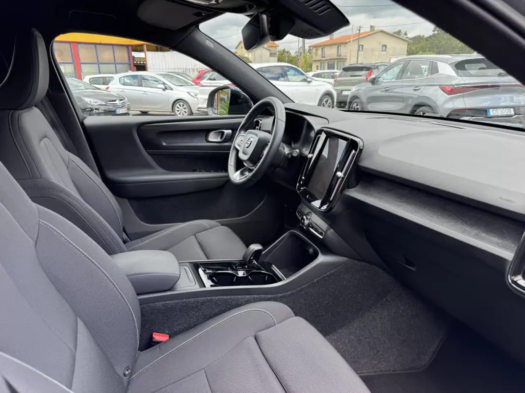 Volvo XC 40 2023 - 28500 EUR, 58000 km - AUTO.MOTO.pt - 58000km - foto 14 de 38