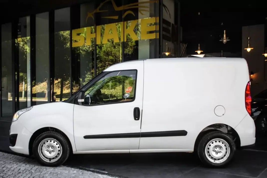 Opel COMBO 2012 - 6800 EUR, 158642 km - 158642km - foto 2 de 23